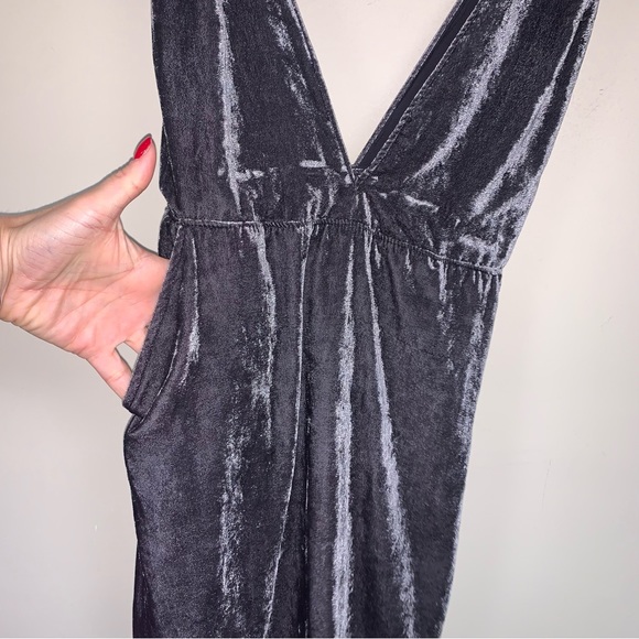 🆕 FREE PEOPLE Velvet Mini Dress Women’s Medium Gray Plunge V Neck Boho Jumper - Picture 3 of 10